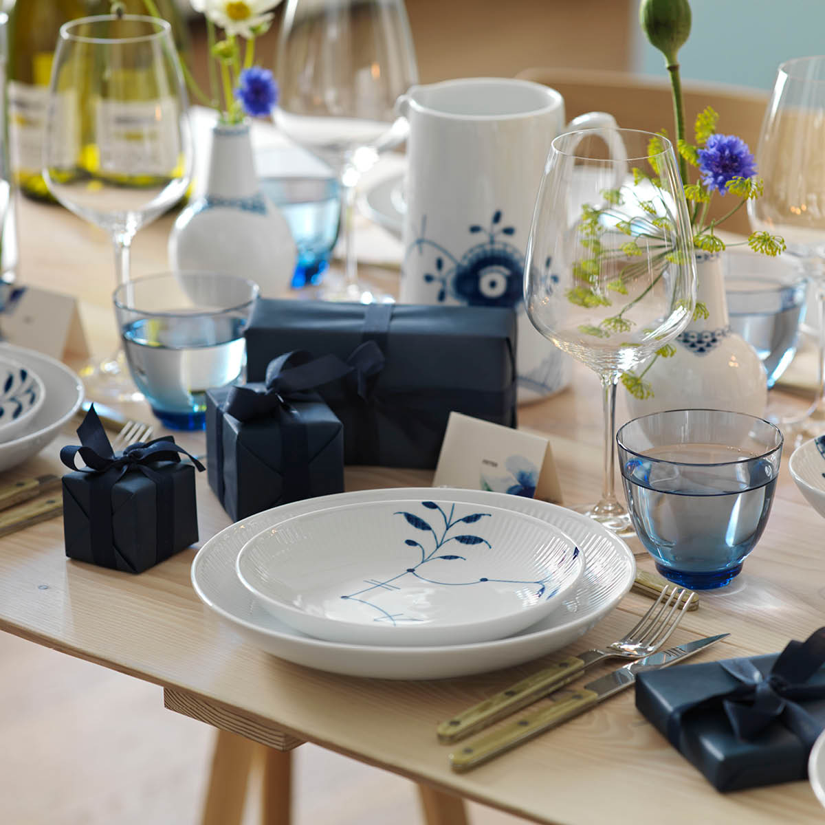 White Fluted Modern Tallrik flat 25 cm