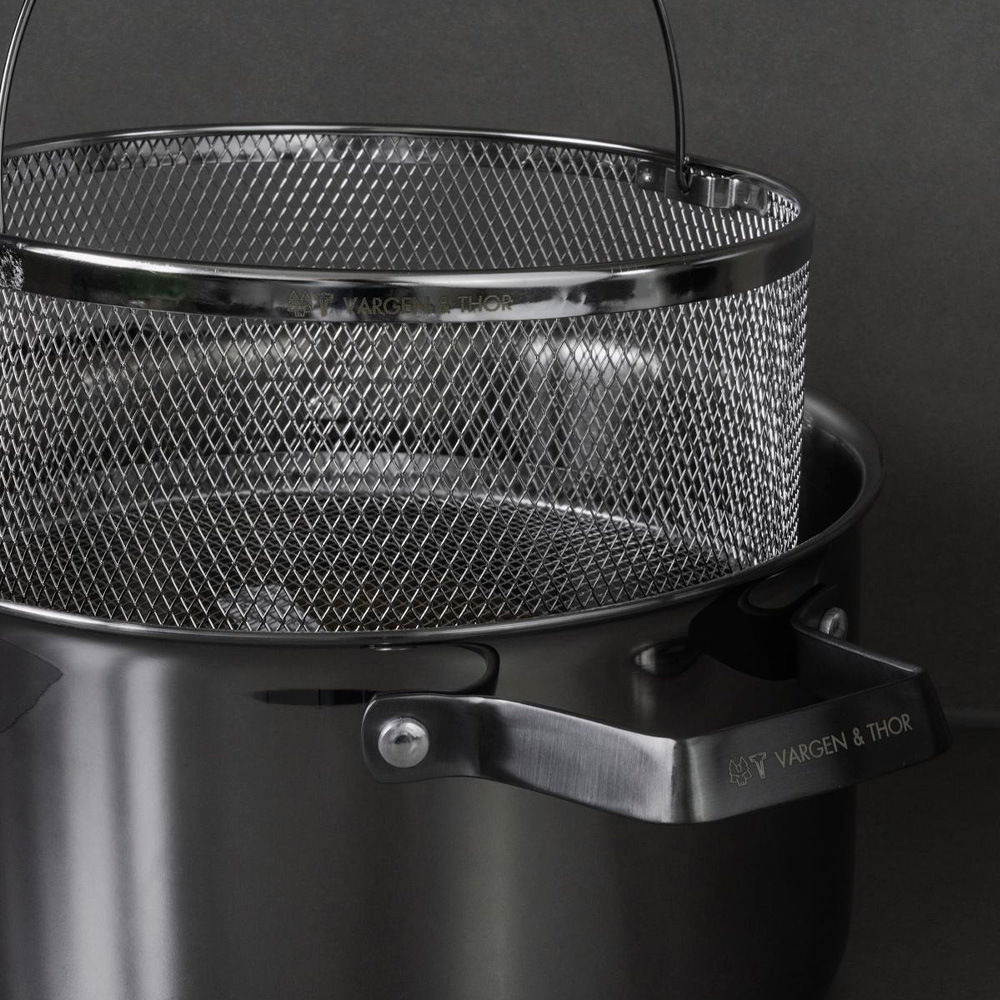 Bamba Gryta med lock och pastakorg 24 cm 5 L Svart