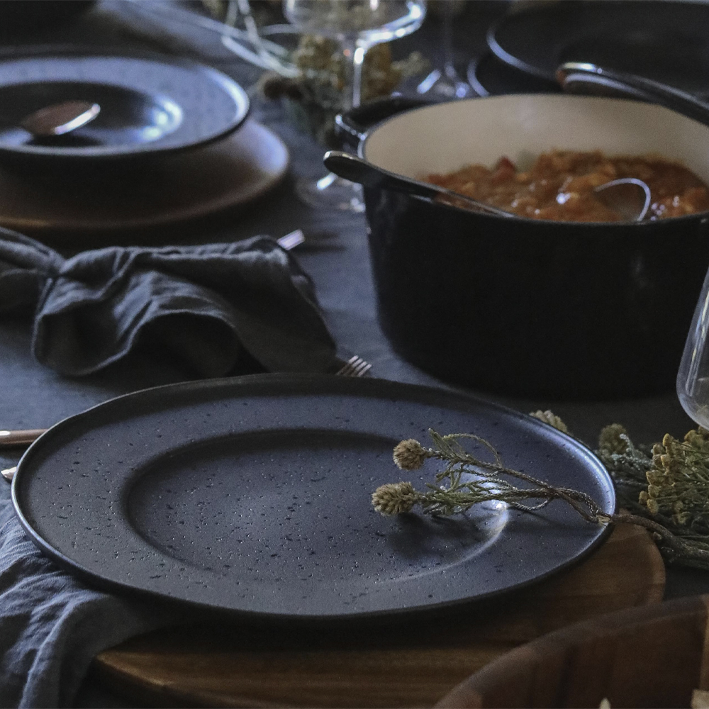 Black Satin Tallrik 29 cm Svart