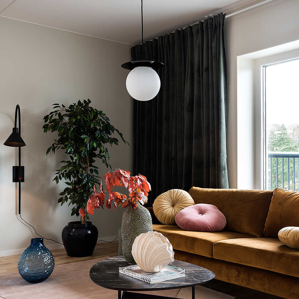 Lush Globe Taklampa 27 cm Svart/vit