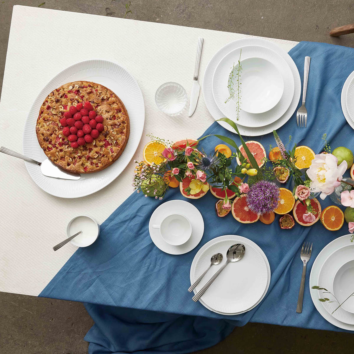 Relief Uppläggningsfat ovalt 40x31 cm Vit