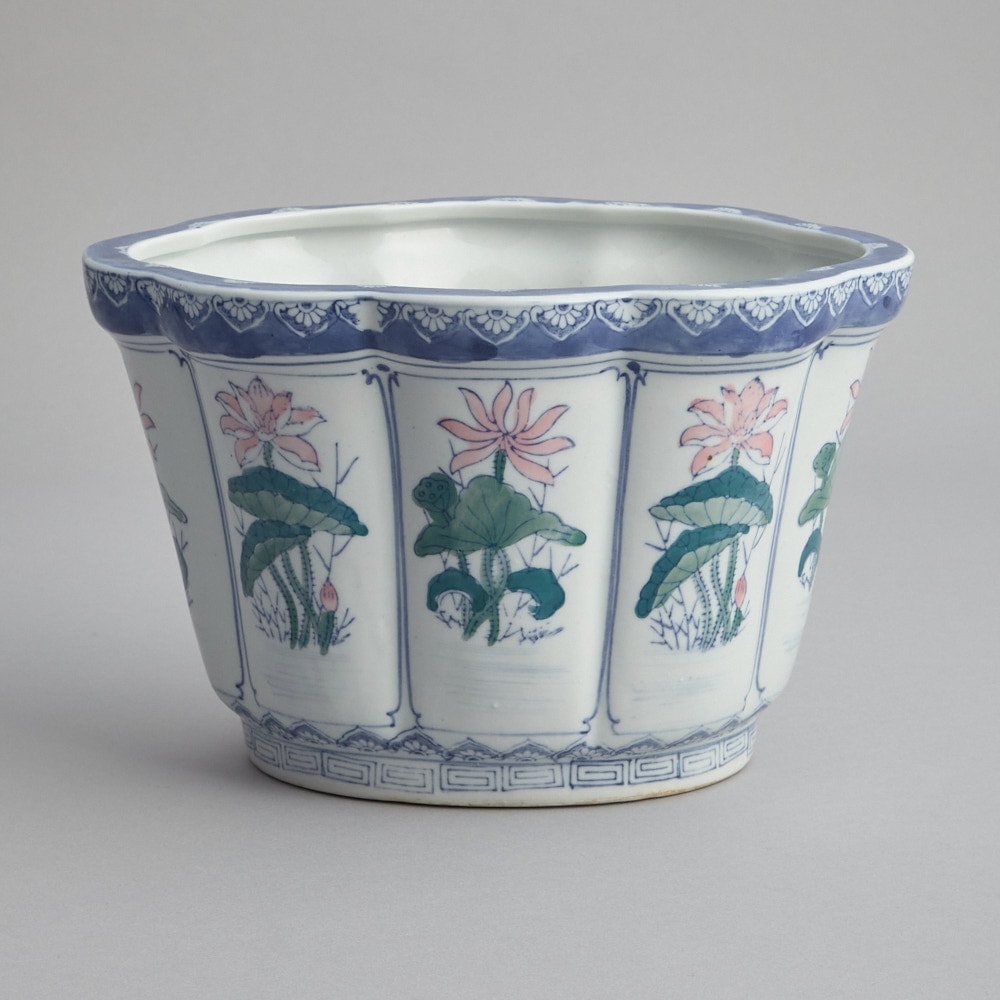 SÅLD Ytterfoder i Porslin med Blomdekor