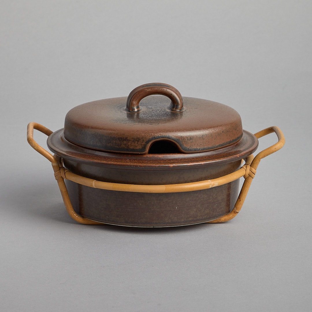 SÅLD "Ruska" Ugnsform med Lock och Bambuställning