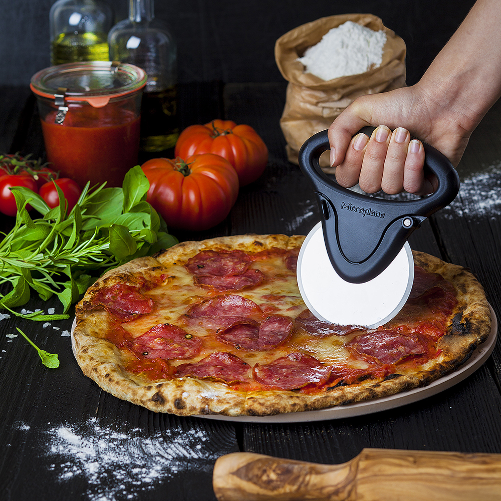 Pizzaskärare Svart