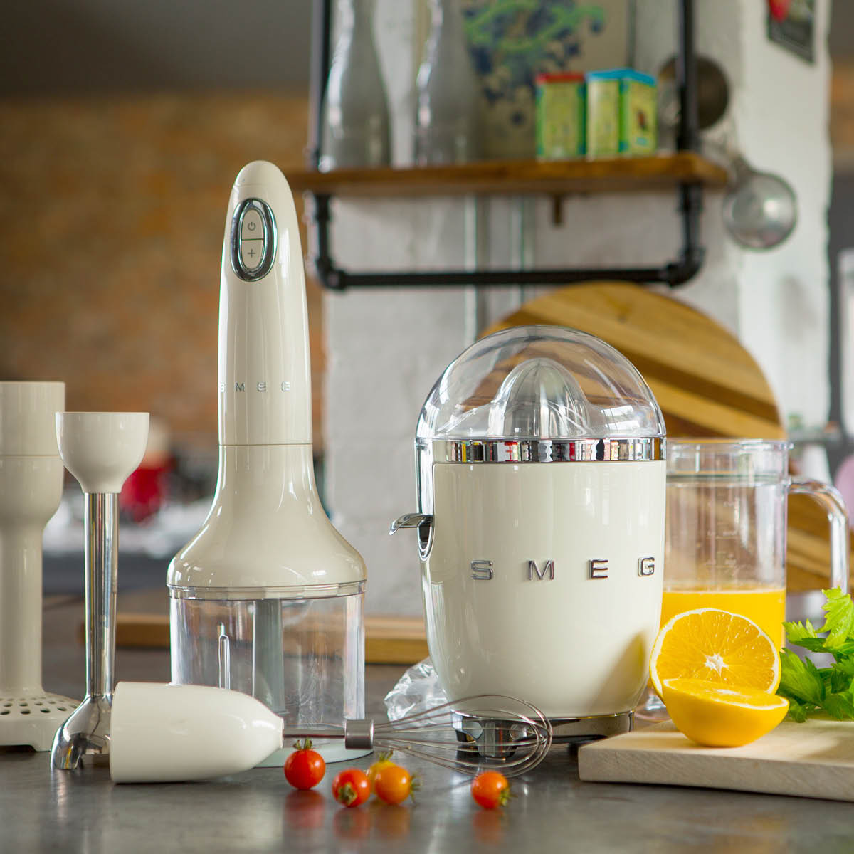 Smeg 50's Style Citruspress matt Creme