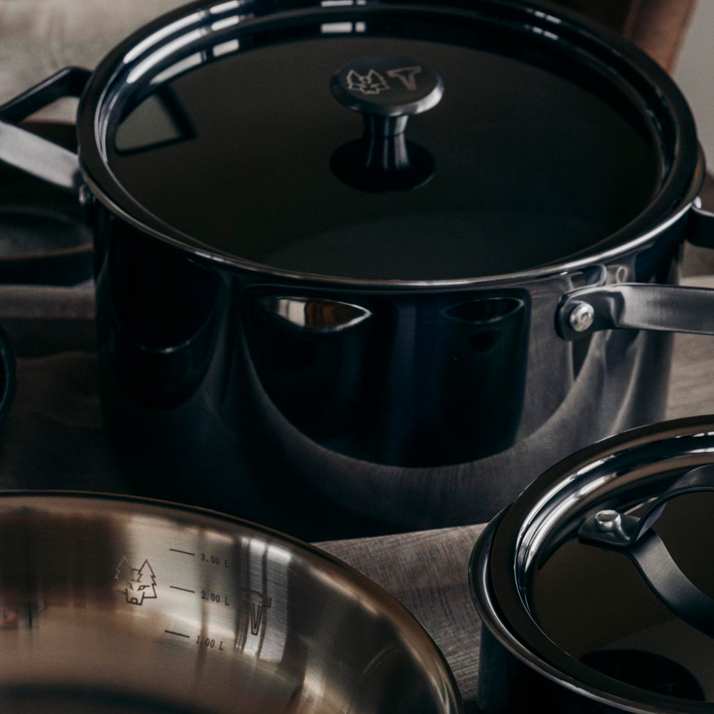 Bamba Gryta med lock och pastakorg 24 cm 5 L Svart