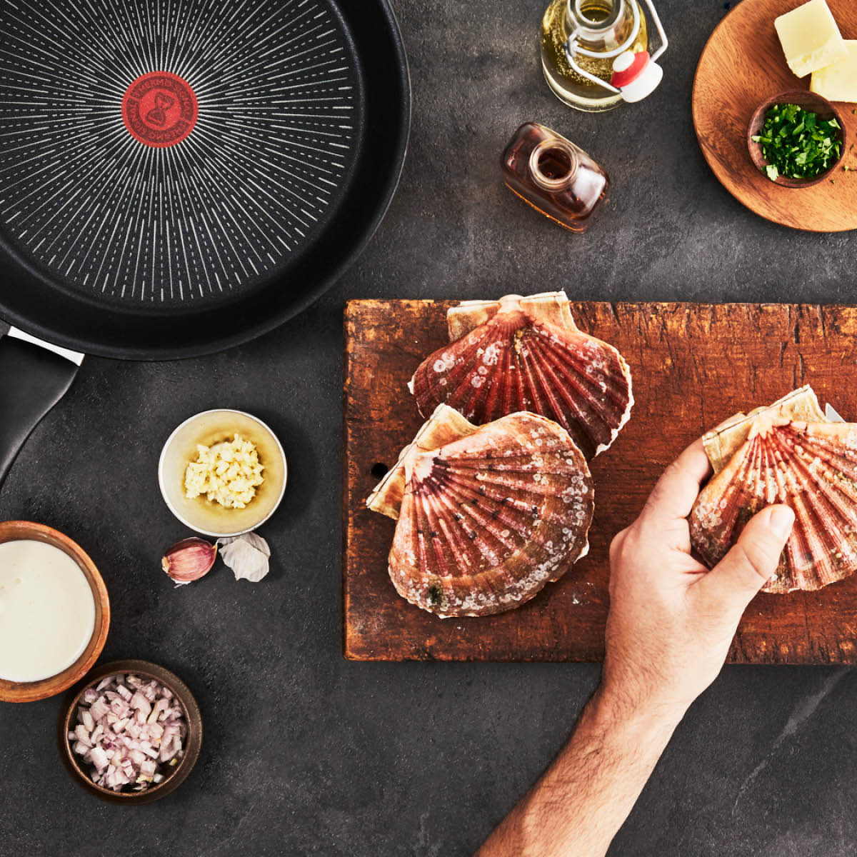 Unlimited Trakt&ouml;rpanna med lock 24 cm Svart