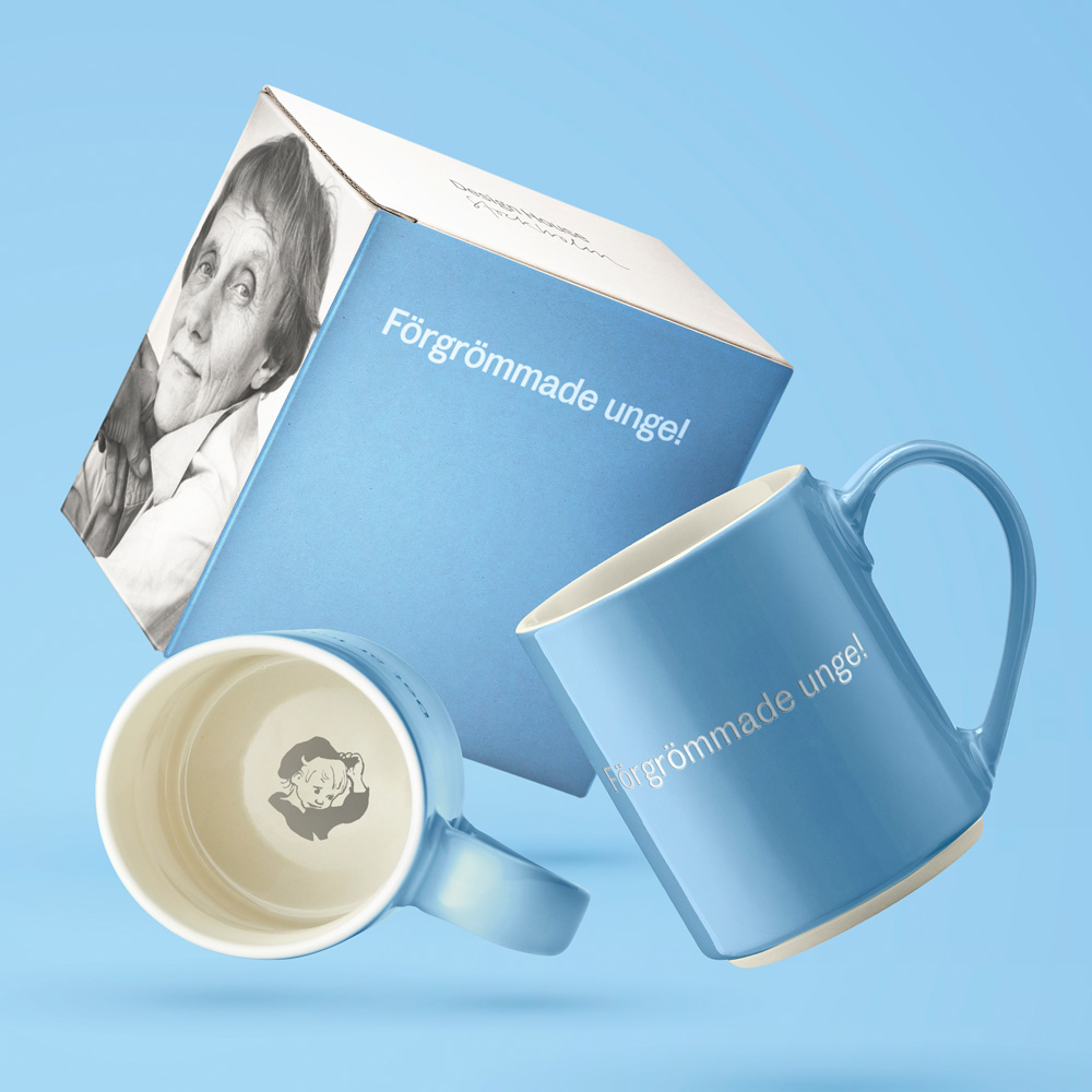 Astrid Lindgren Mugg Ljusblå Förgrömmade unge!