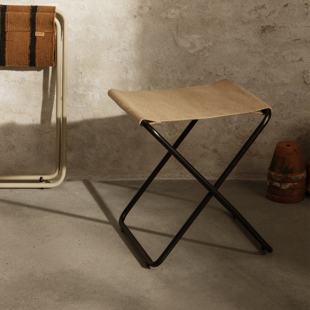 Dester Stool Hopfällbar Pall Svart/Sand