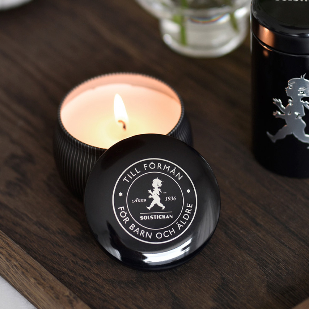 Doftljus Solstickan Cederträ Svart