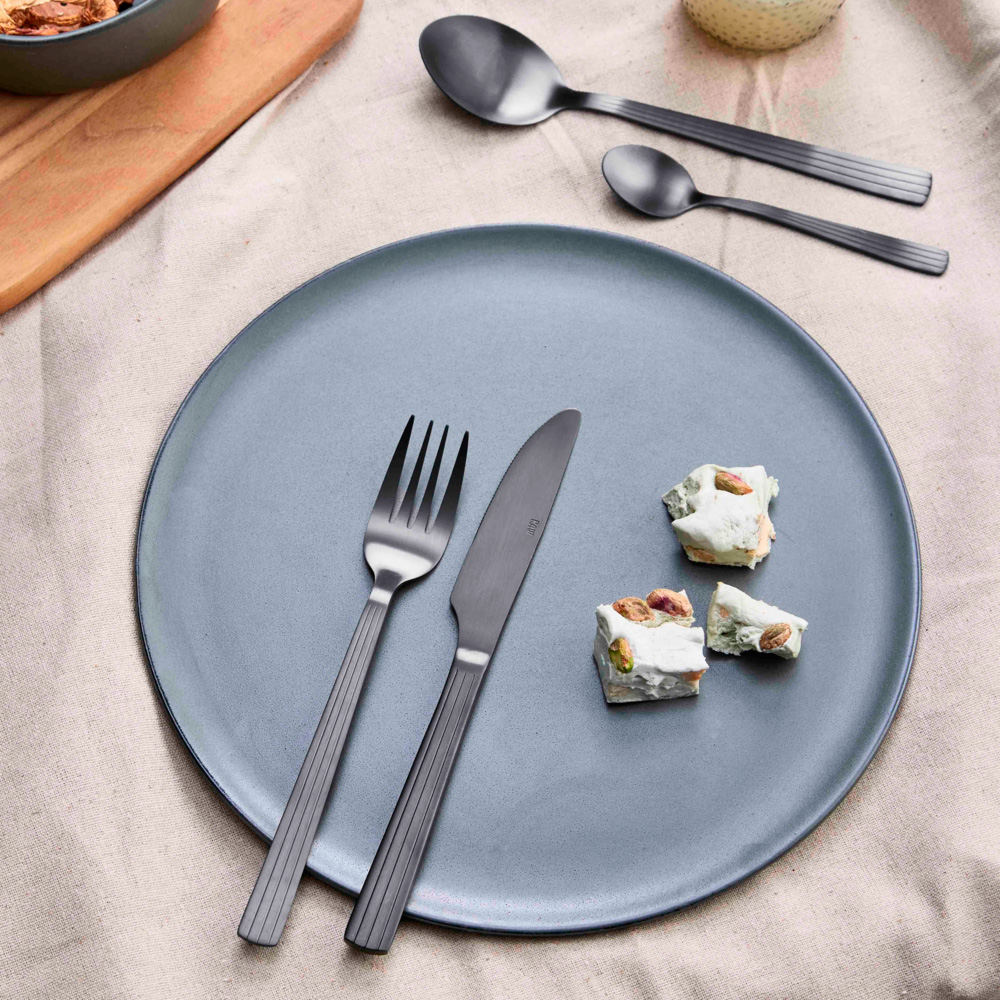 Raw Bestick 48 del set Mattsvart