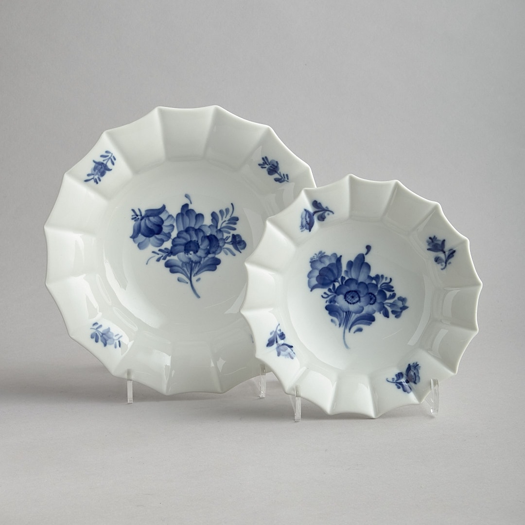 Blå Blomster 2 runda fat