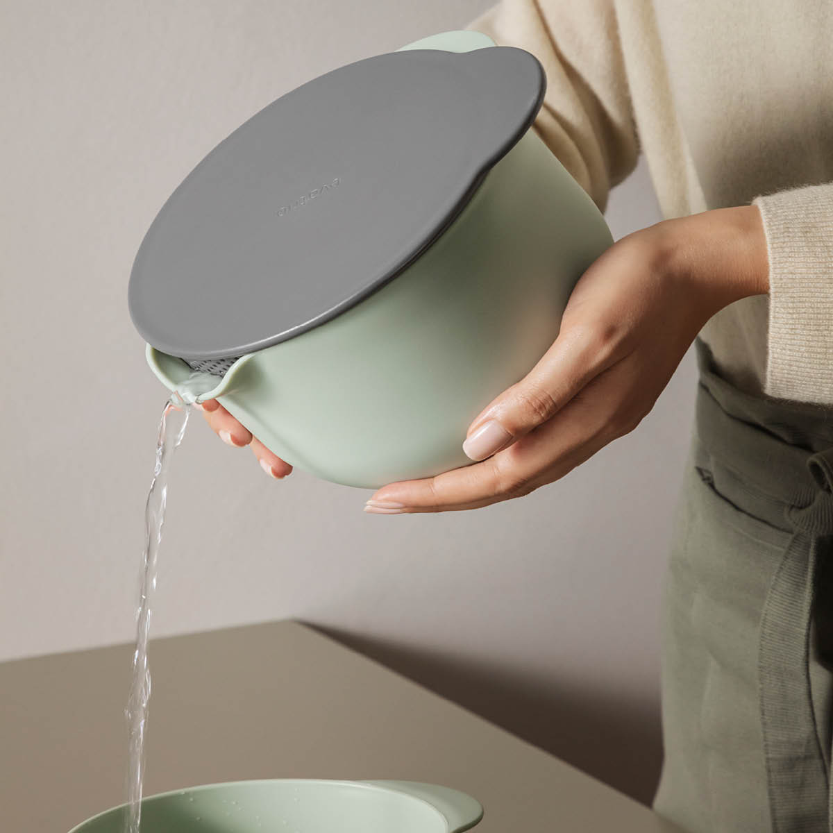 Eva Trio Multifunktionellt lock till blandskål 2 L Grå