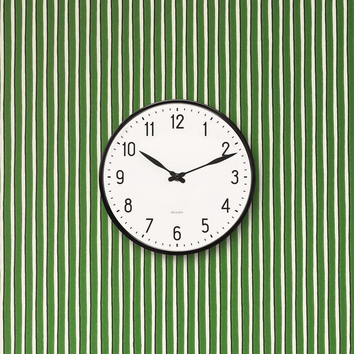 Station Väggur 21 cm Vit