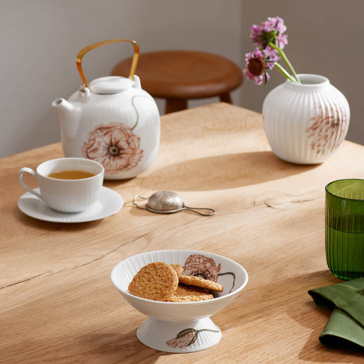 Hammersh?i Poppy Skål med fot 16 cm Vit