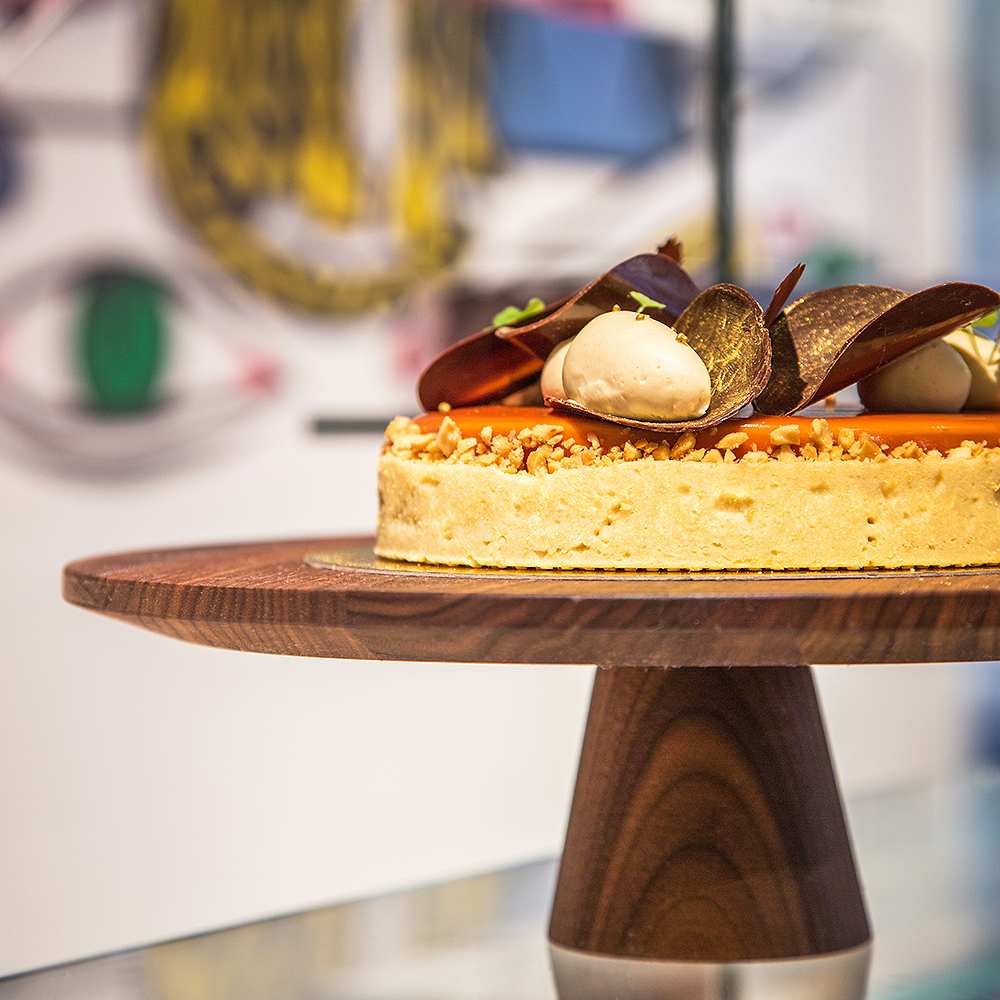 Displayfat Large 32 cm Valnöt