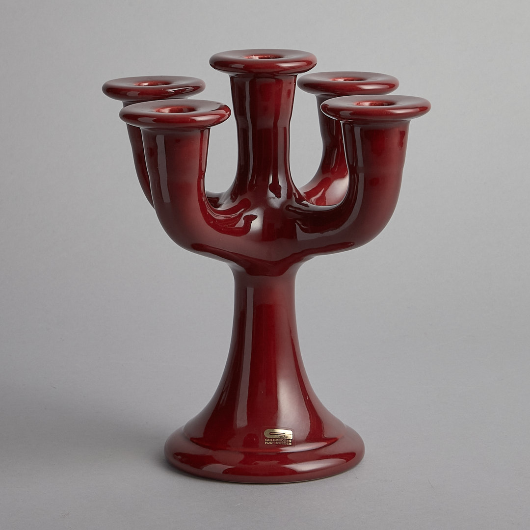 Guldkroken 5:armad ljustake vinröd