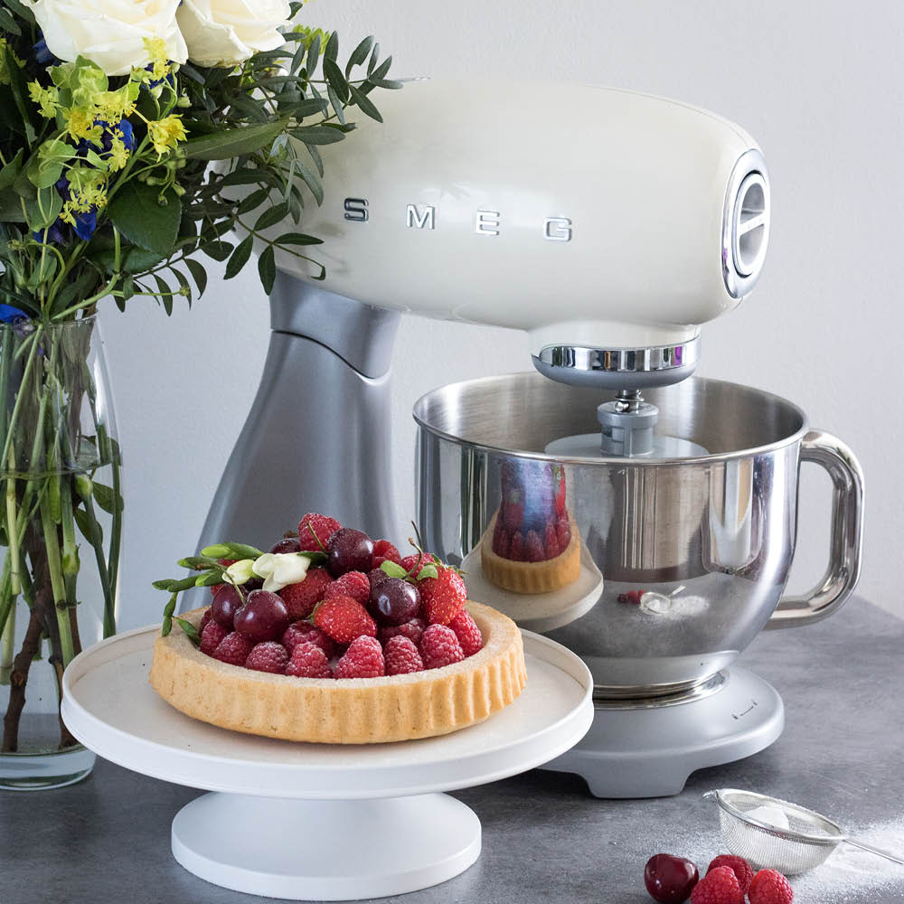 Smeg 50's Style Köksmaskin SMF02 4,8 L Vit