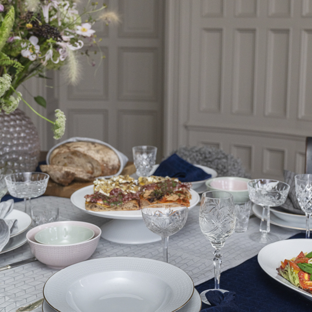 Swedish Grace Bordsduk 145x270 cm Dimma