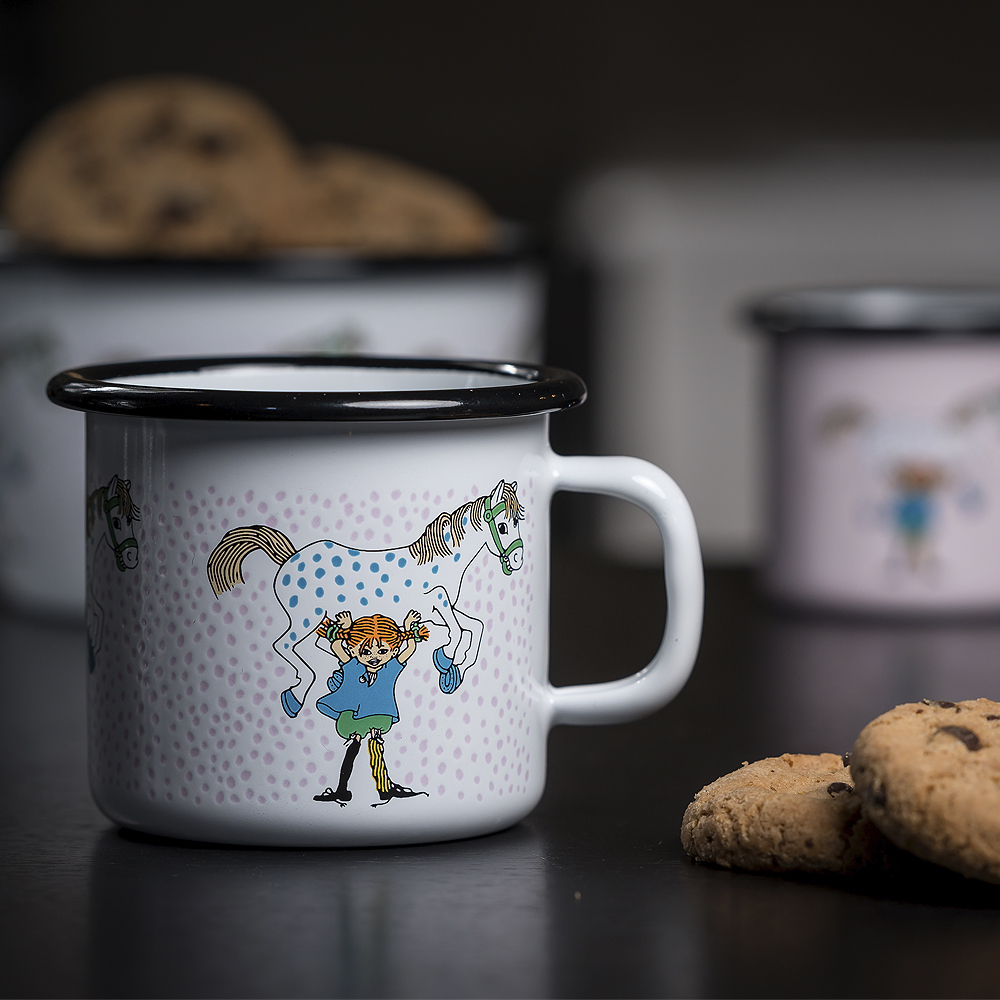 Pippi L&aring;ngstrump Emaljmugg Pippi & Lilla Gubben 25 cl Vit