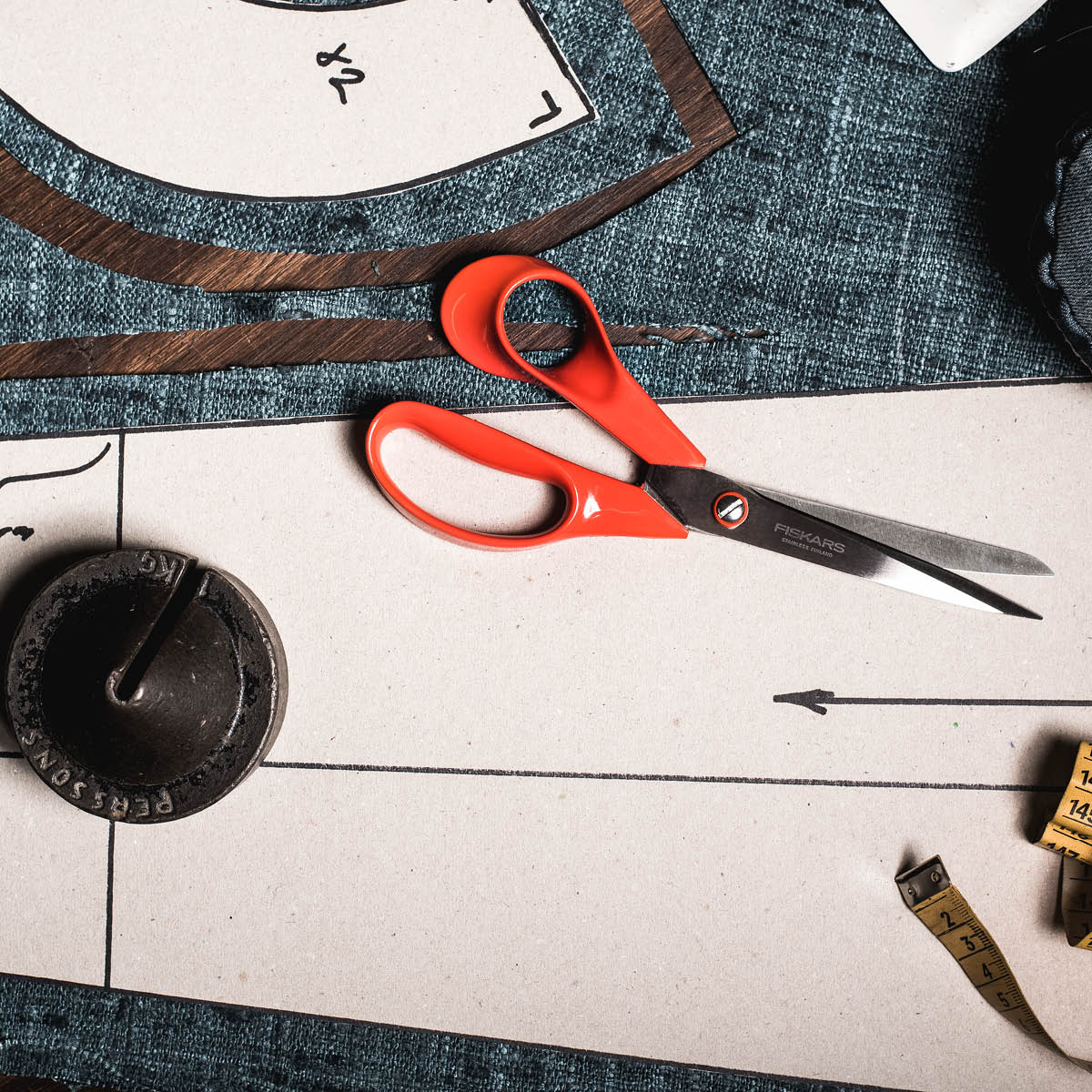 Classic Universalsax för vänsterhänta 21 cm Röd