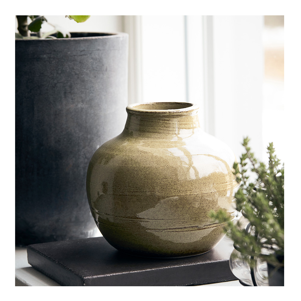 Vas Aju 14,5x15,5 cm Olivgrön