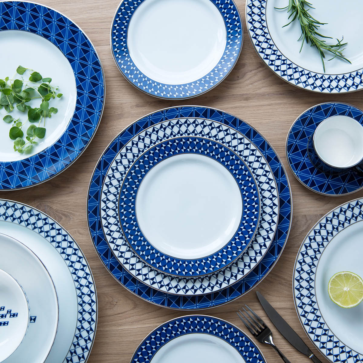 Tokyo Origami Tallrik 32 cm Vit/Blå