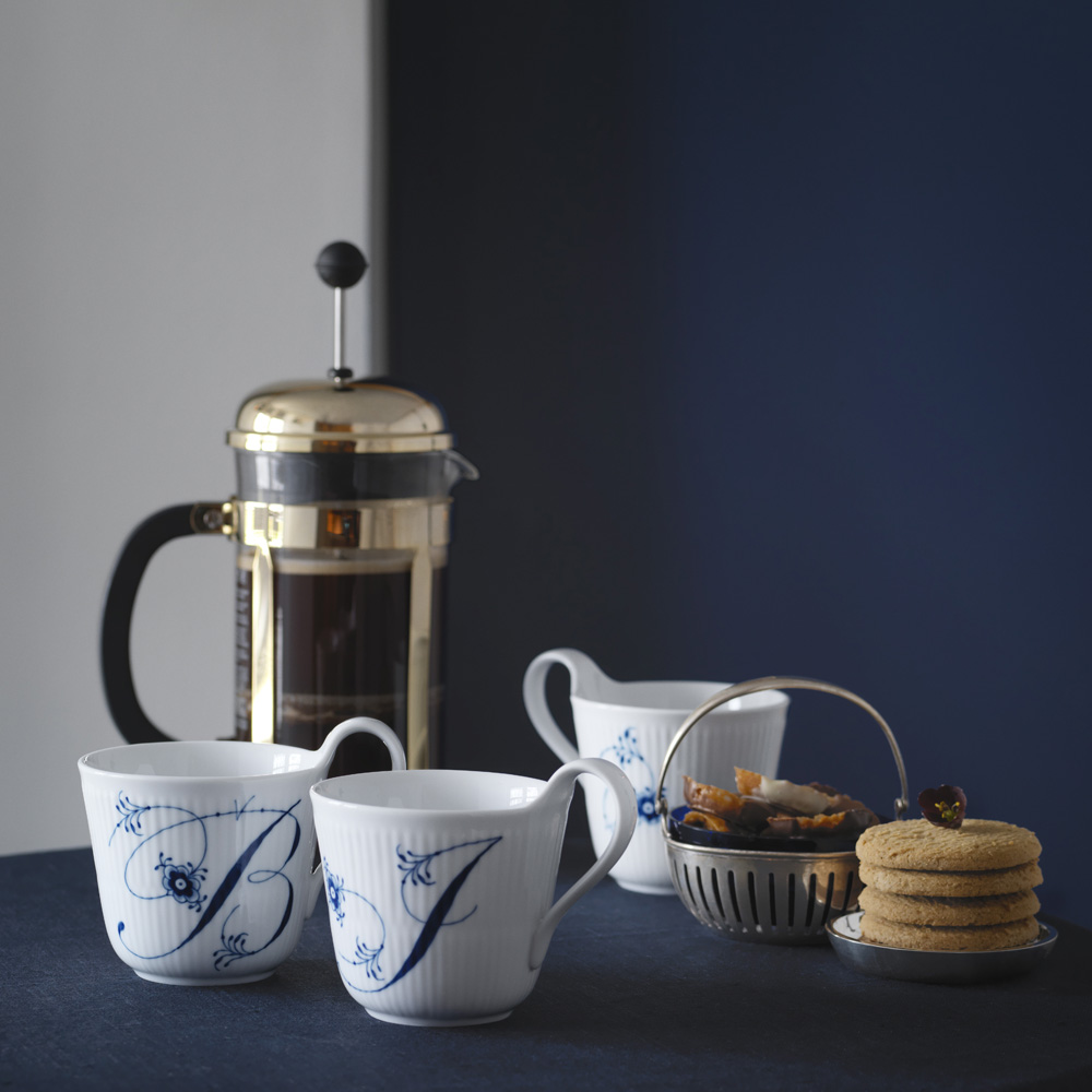Blue Fluted Pl Alphabet Mugg 33 cl I