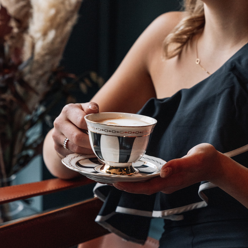 Kopp med Fat 22 cl Strisce Nero Svart/Vit