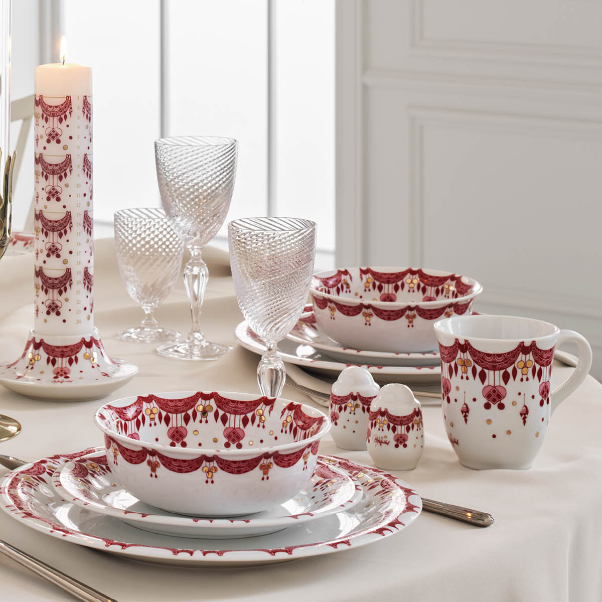 Guirlande Tallrik 28 cm Röd