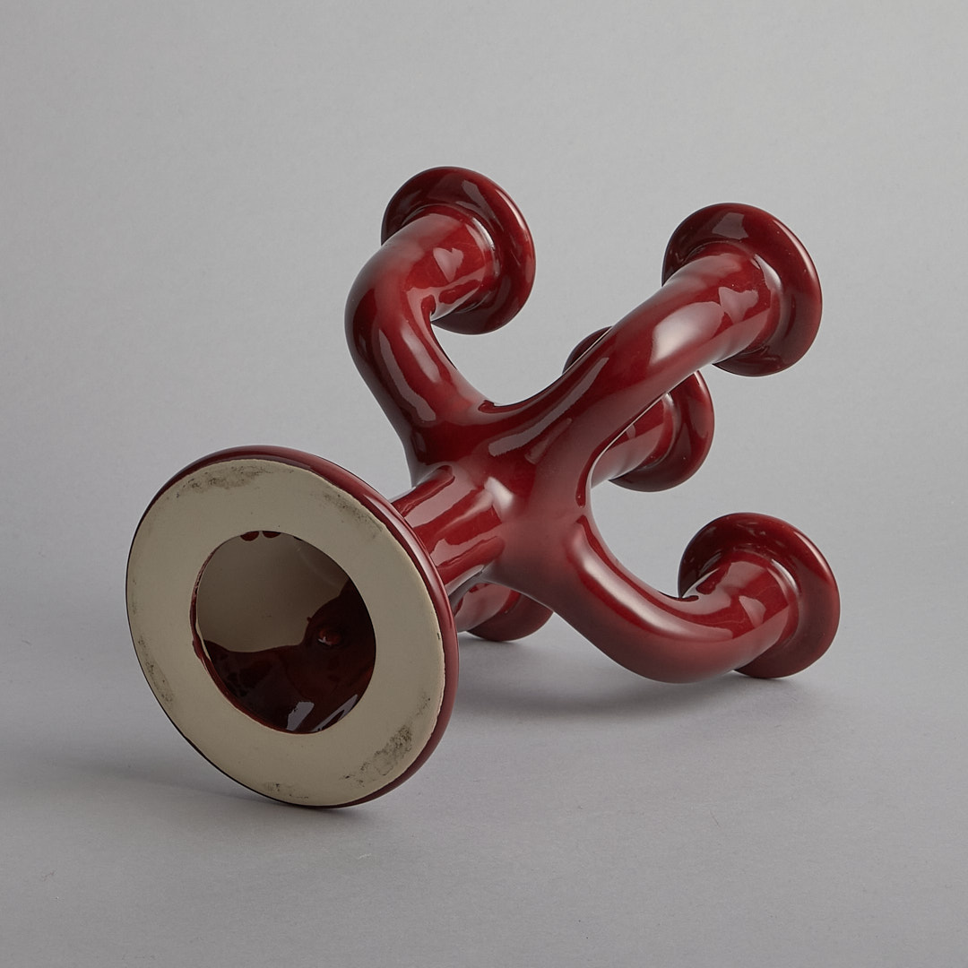 Guldkroken 5:armad ljustake vinröd