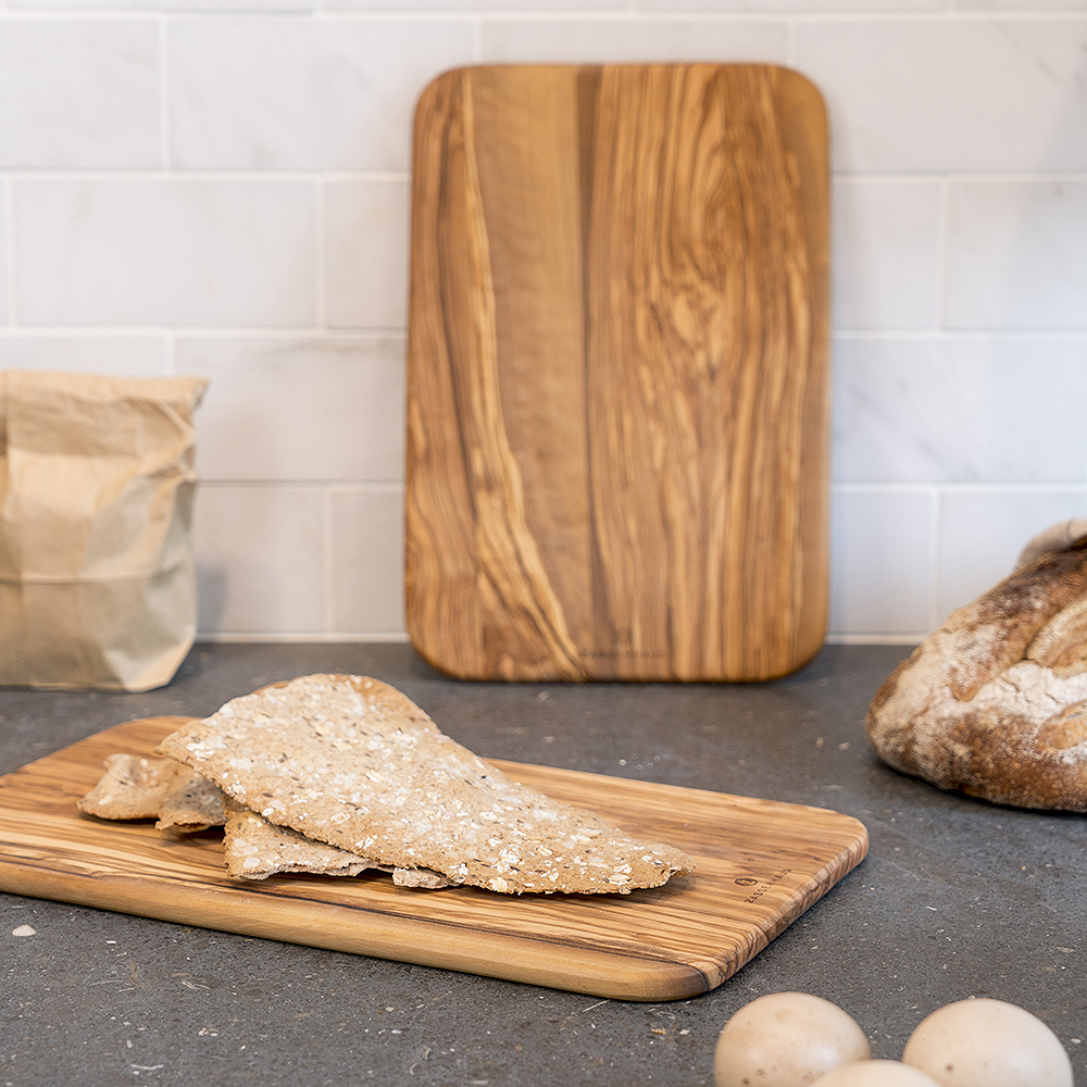 Skärbräda 30x21 cm Olivträ