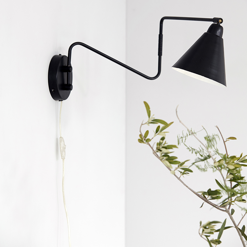 Game Vägglampa 70 cm Svart