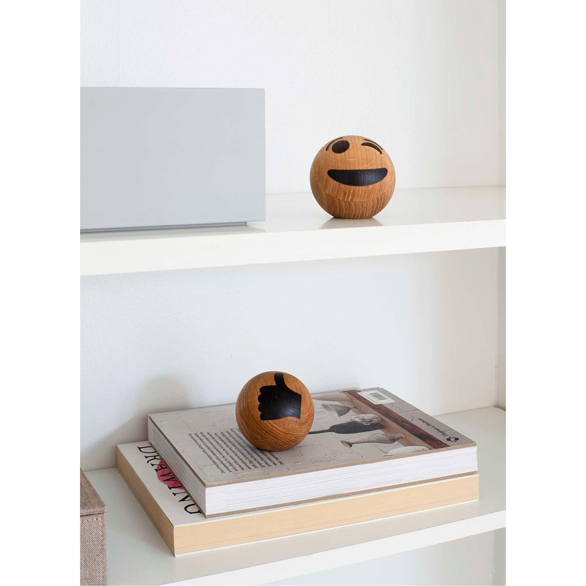 Emojiboll Ek 7 cm Thumbs up