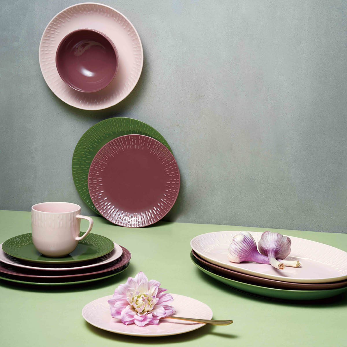 Confetti Uppläggningsfat ovalt 36x25 cm Rosa