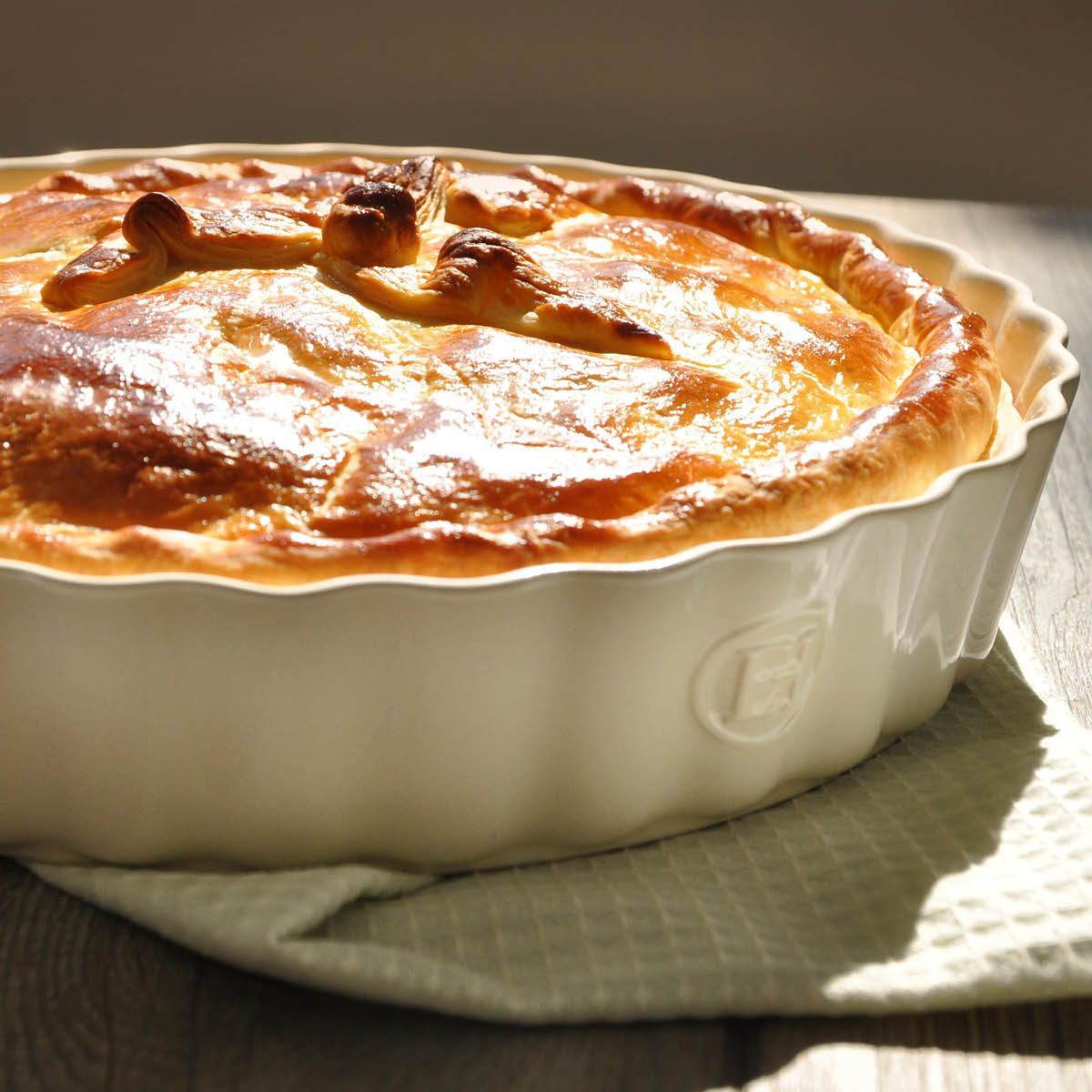 Djup Pajform 24,5 cm 1,15L creme