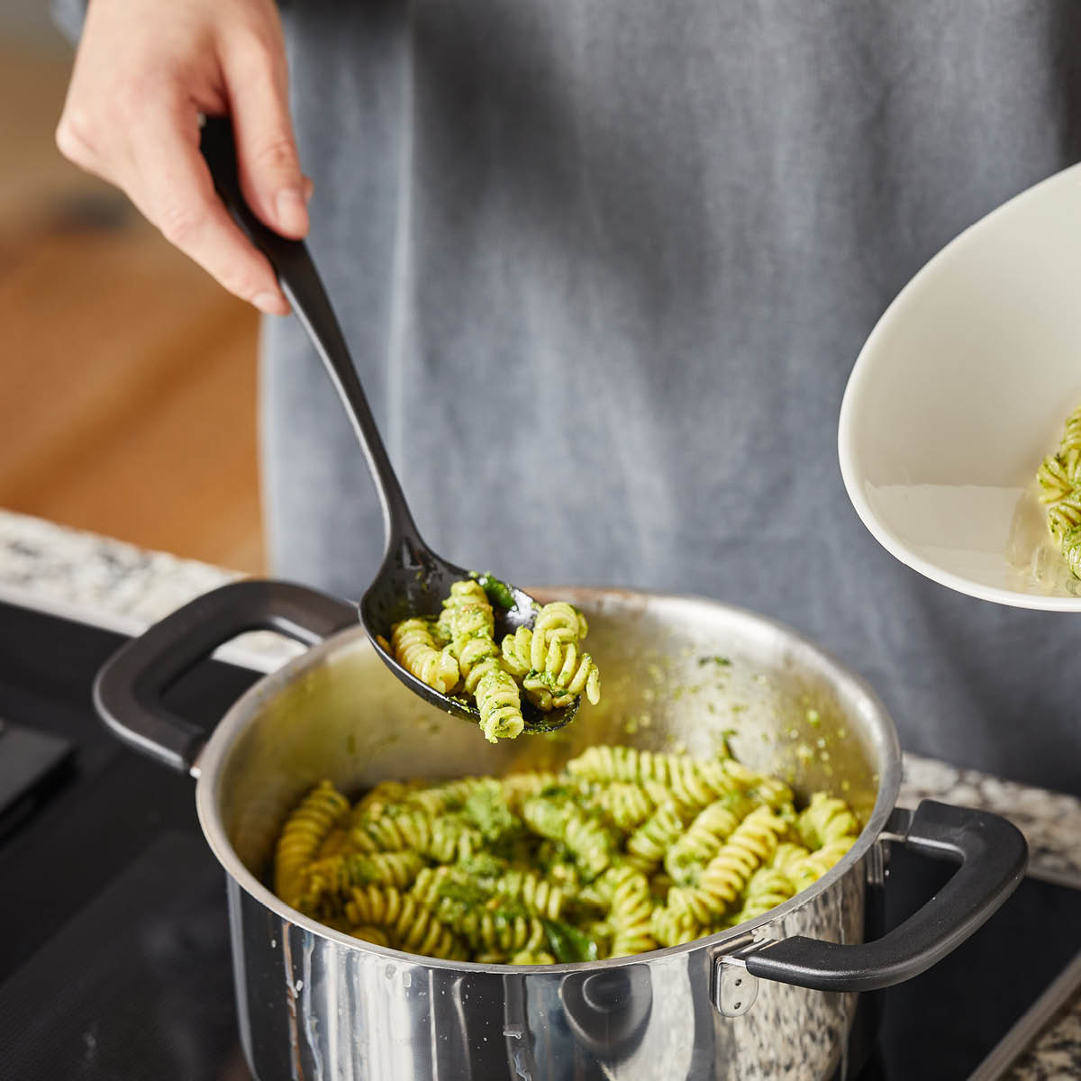 Essential Sked 30 cm Svart