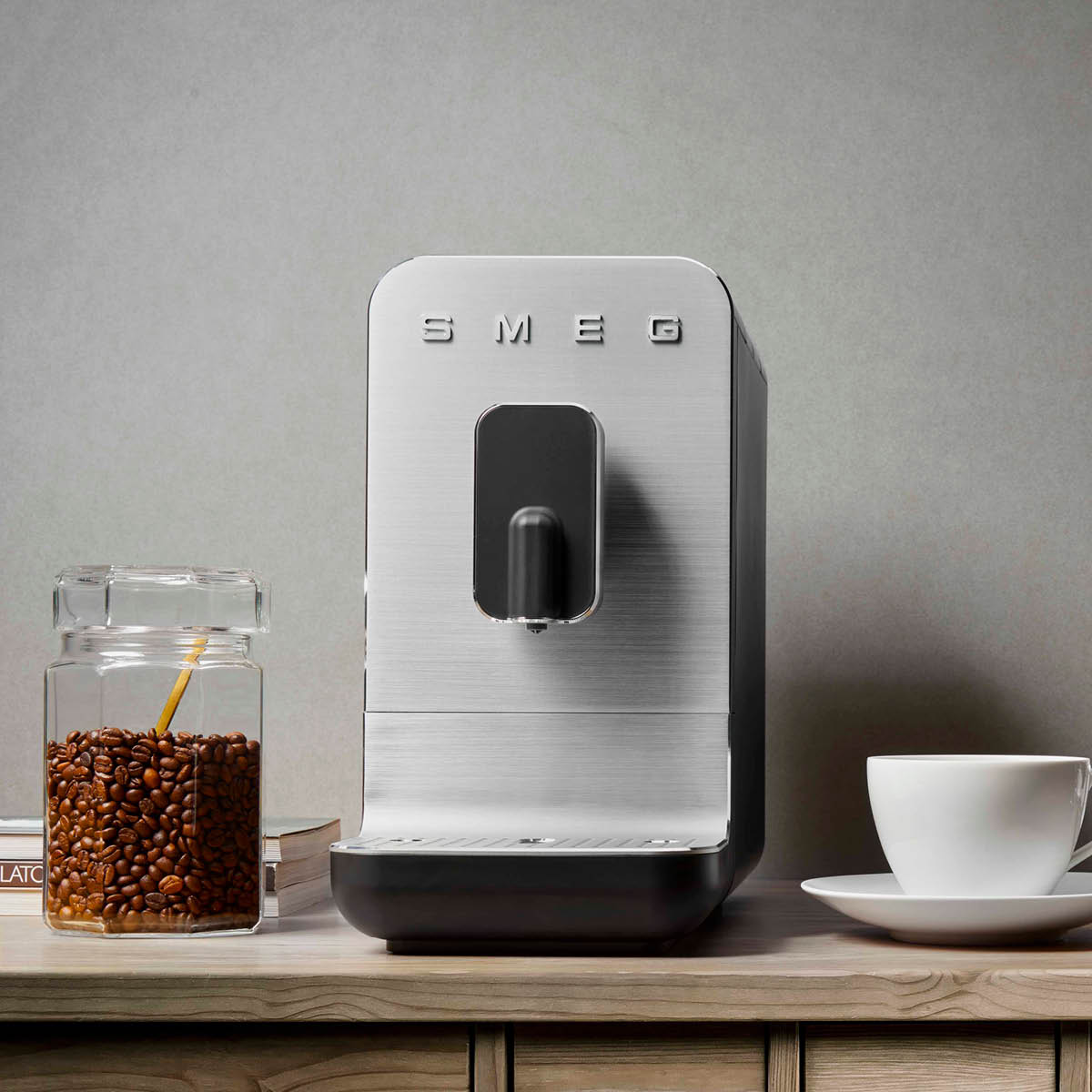 Smeg Helautomatisk Kaffemaskin Matt Svart