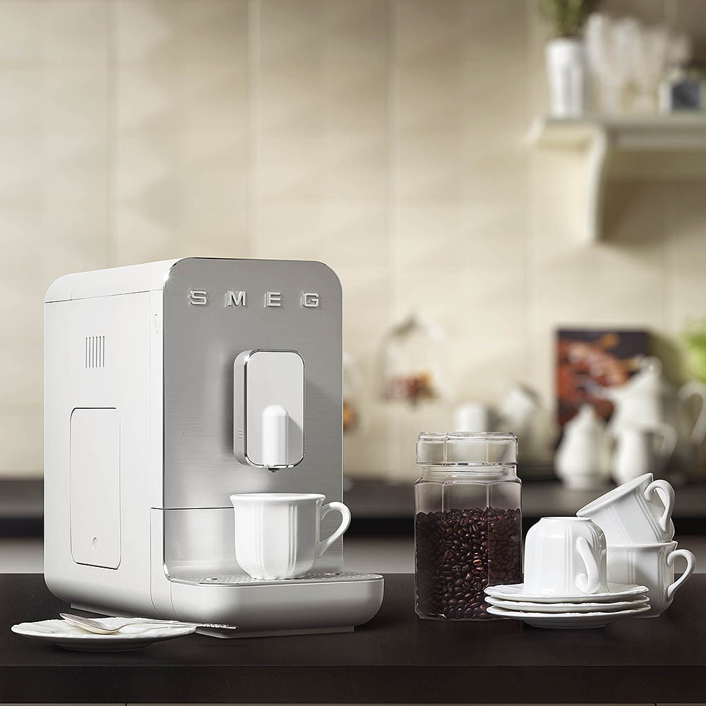 Smeg 50's Style Helautomatisk Kaffemaskin Vit