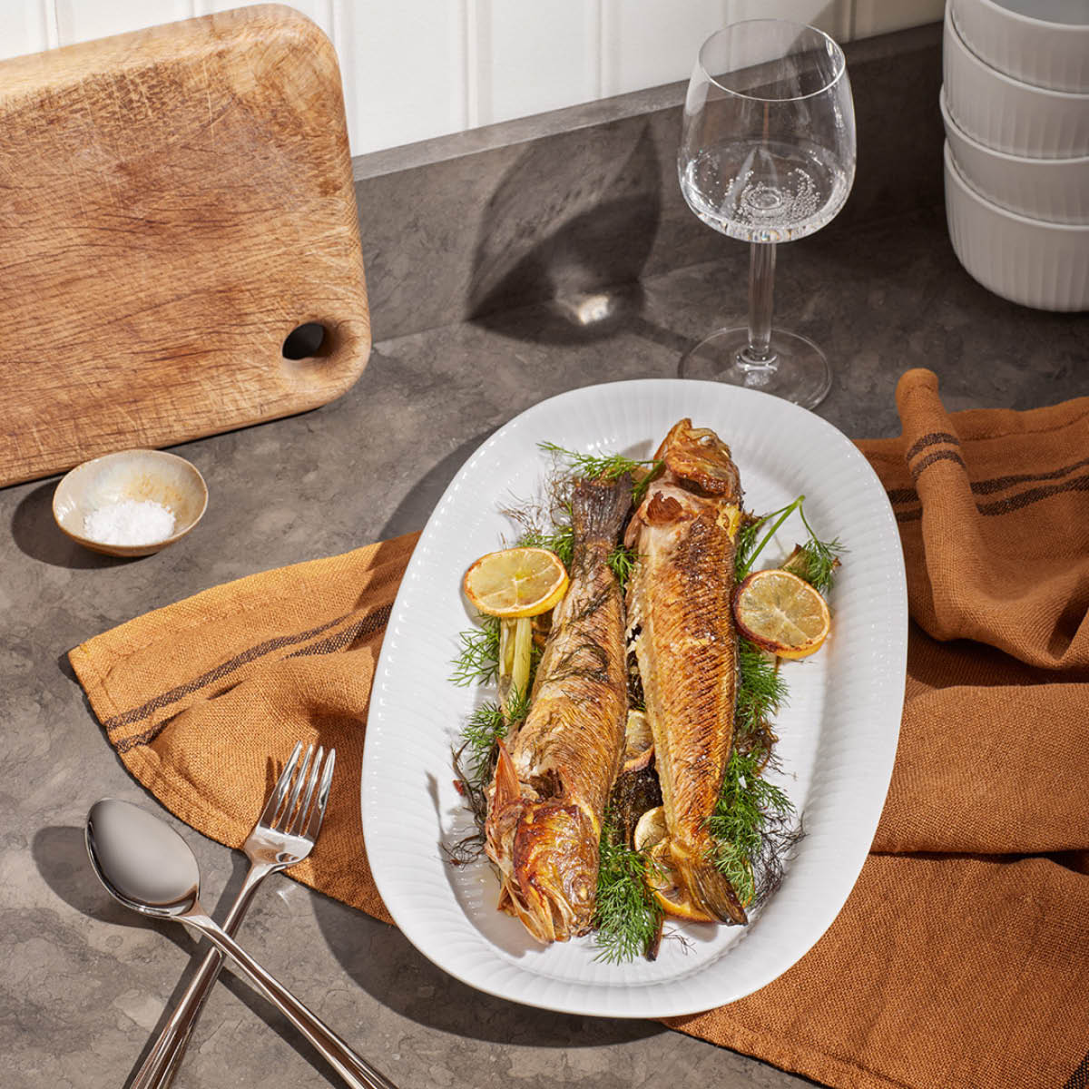 Hammersh?i Oval serveringsfat 40x22,5 cm Vit