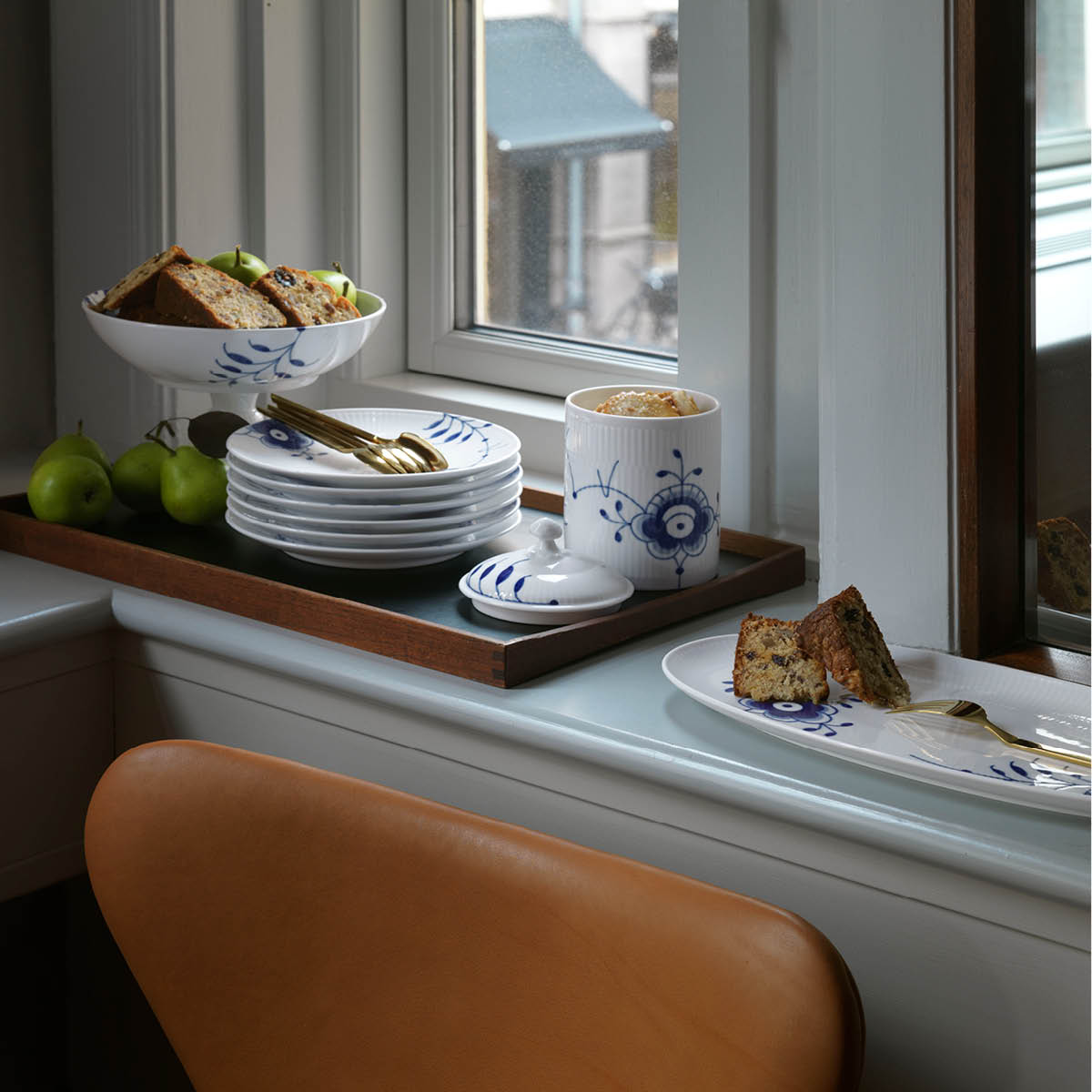 Blue Fluted Mega Fat på fot 15 cm 80 cl