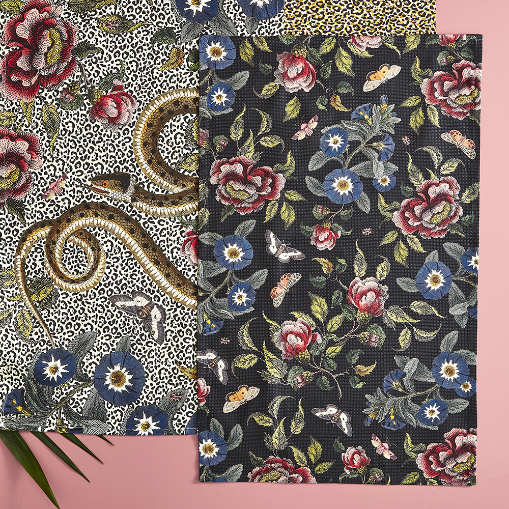 Creatures of Curiosity Kökshandduk 45x74 cm Svart/Blommig