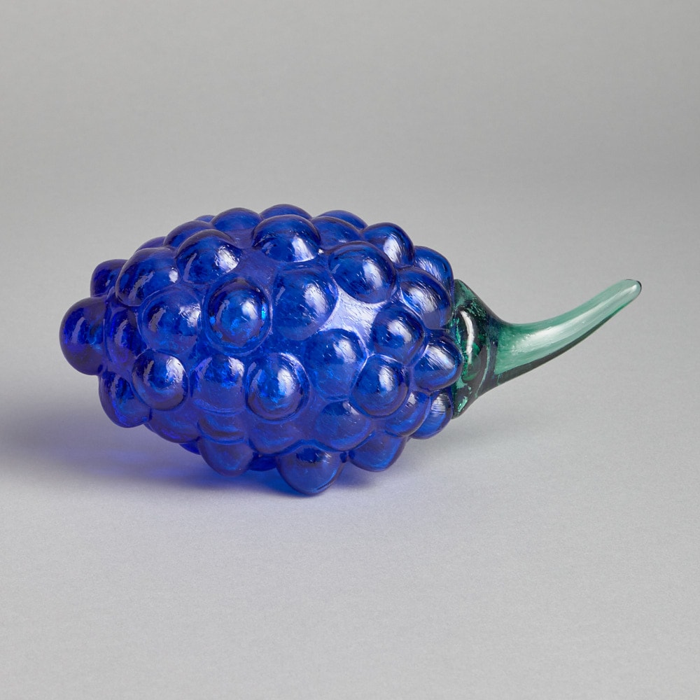 S&Aring;LD Glasfigurin "Vindruva" av Gunnel Sahlin