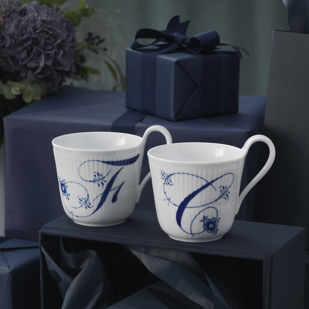 Blue Fluted Pl Alphabet Mugg 33 cl F