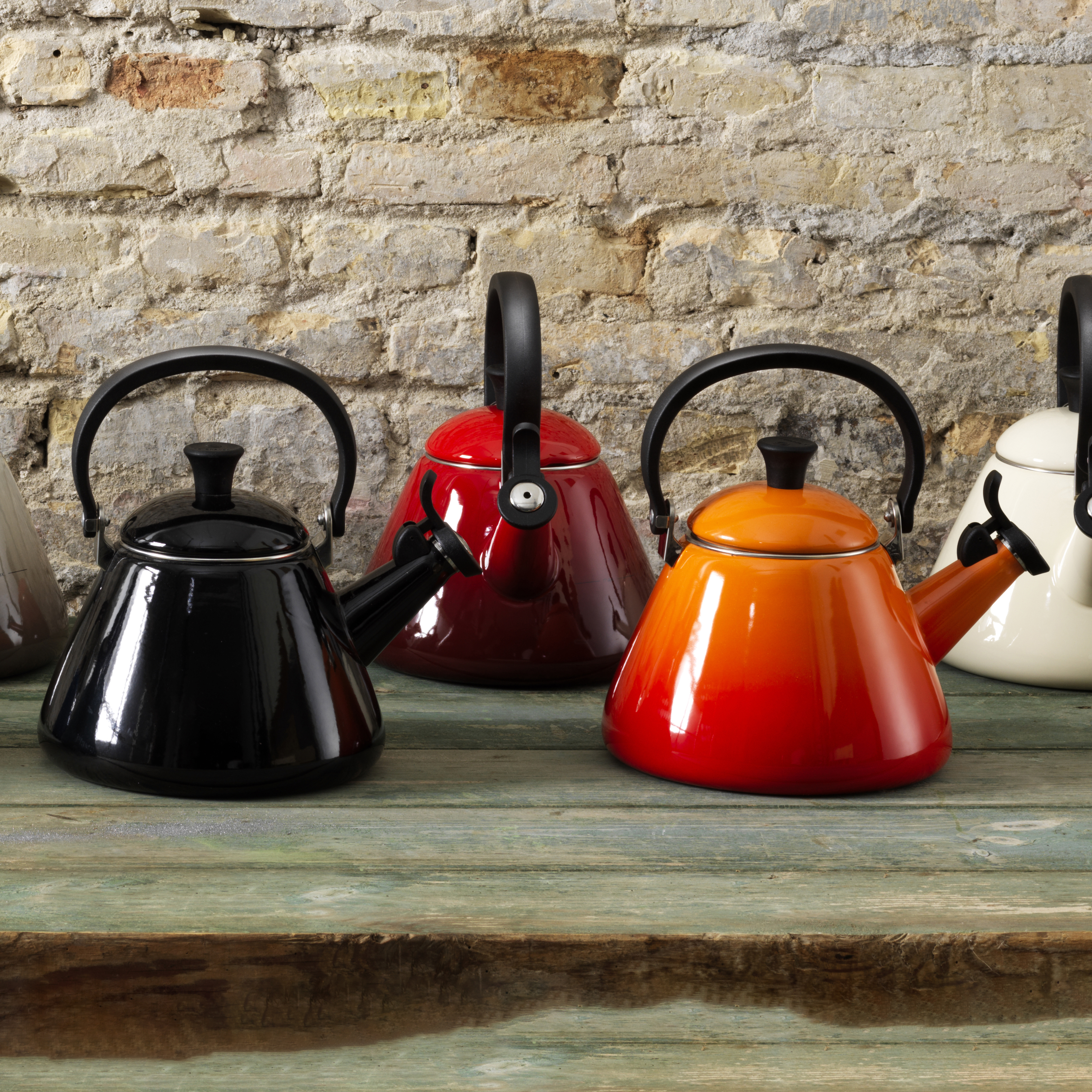 Kone Vattenkittel med vissla 1,6 L Svart