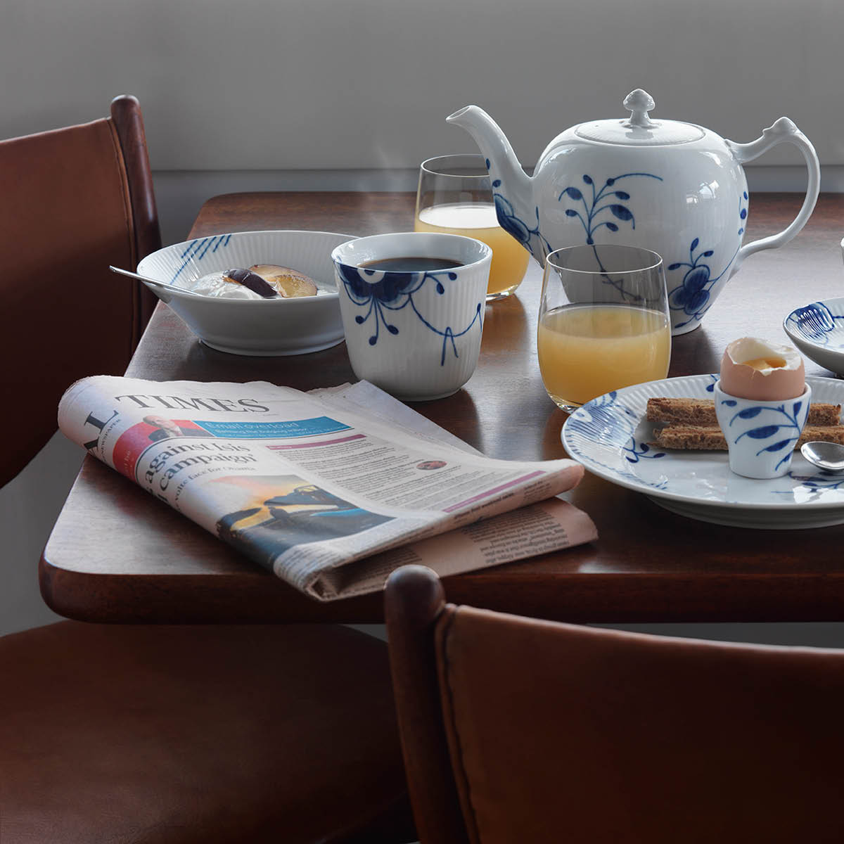 Blue Fluted Mega Tallrik djup 50 cl