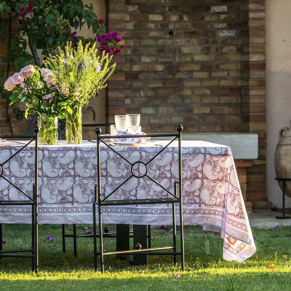 Big Paisley Bordsduk 150x230 cm Rosa