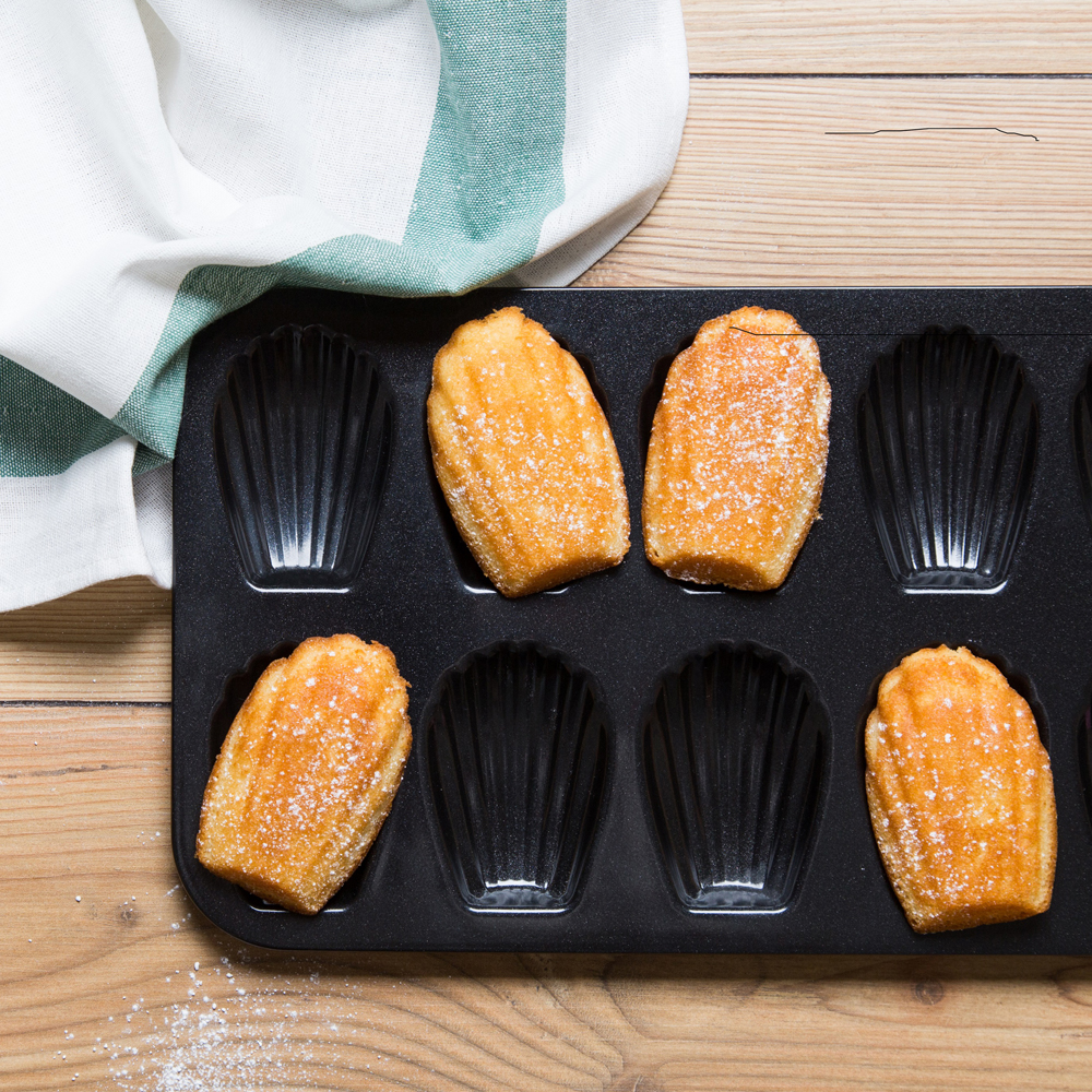 Madeleineform för 12 Kakor