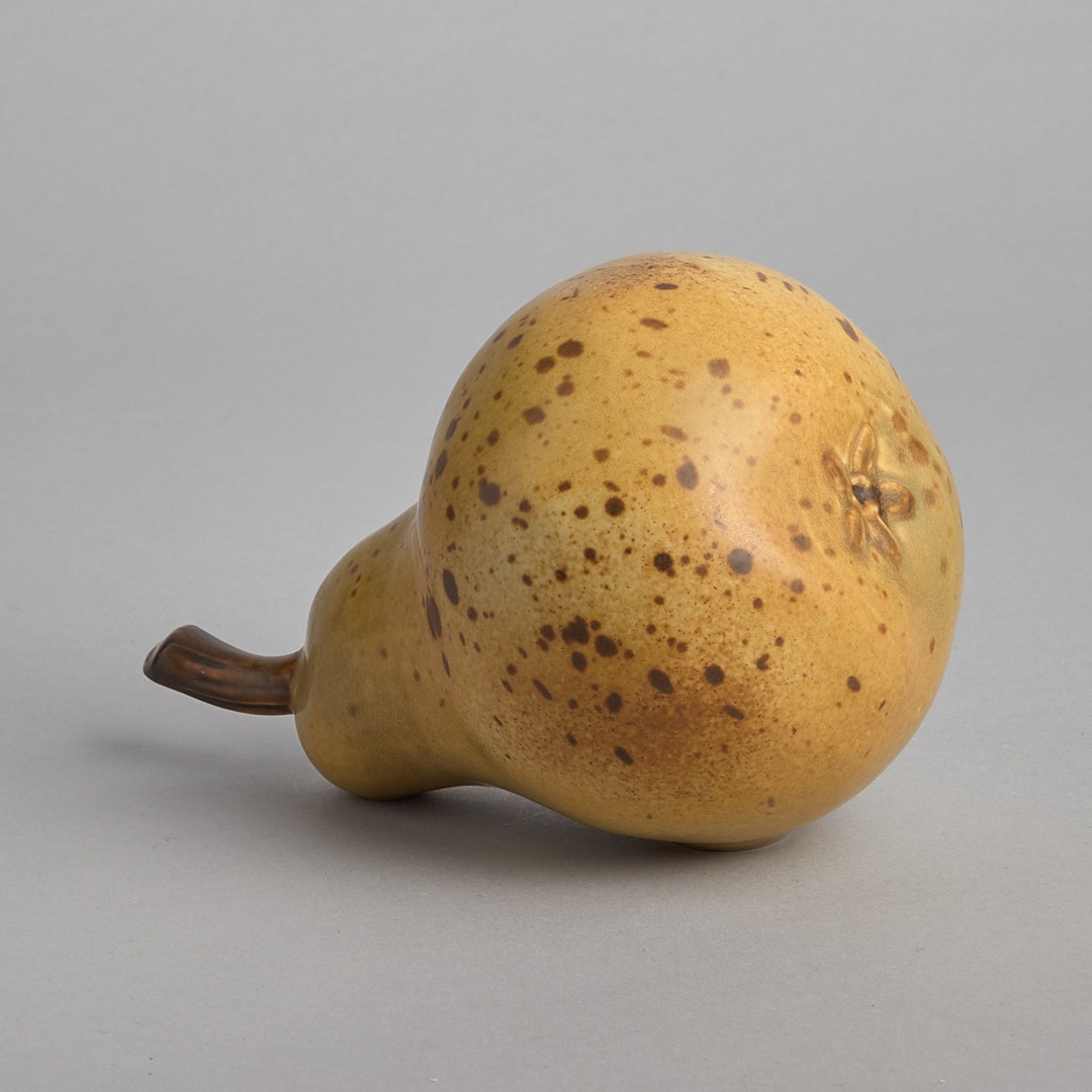 Päron Skulptur av Kerstin Hörnlund
