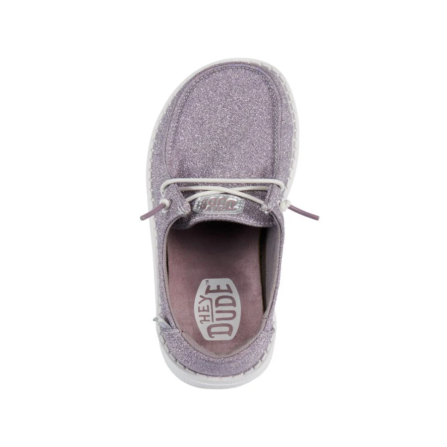 Lightweight sports shoes